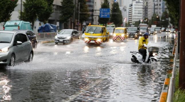 臺風法茜襲擊日本 雨風